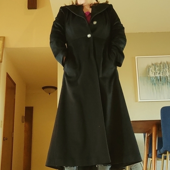 St John Black 100% wool overcoat - Picture 2 of 8